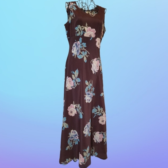 Contempo Casual Dresses & Skirts - Cute Sleeveless Maxi Dress